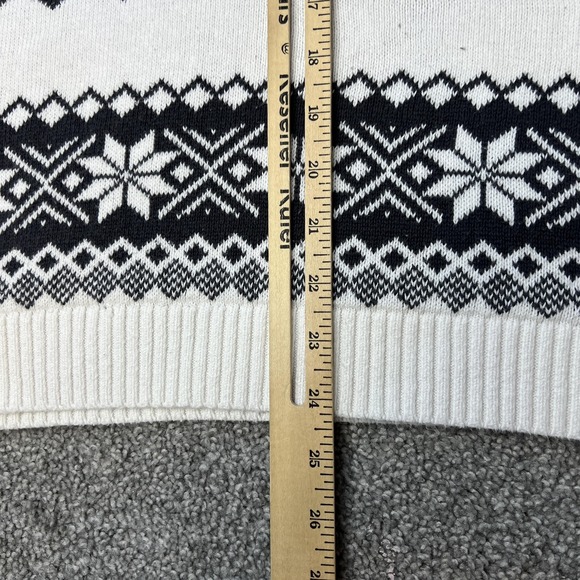 Hollister Sweater Mens Medium White Fair Isle Snowflake Knit Pullover winter - Picture 14 of 14